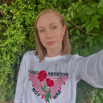 Hannah Einbinder mendukung pembebasan Palestina dari zionis Israel (Instagram @hannaheinbinder)